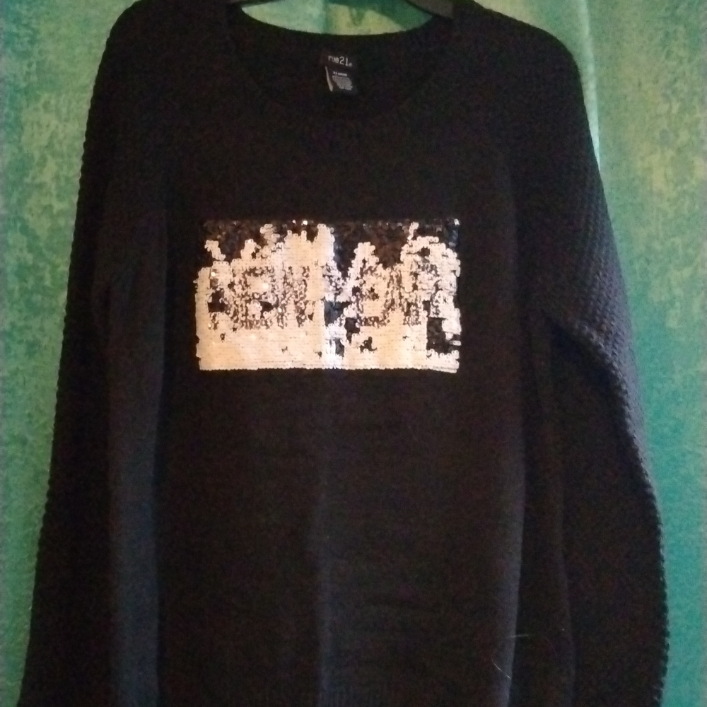 Sweater - Picture 3 of 4